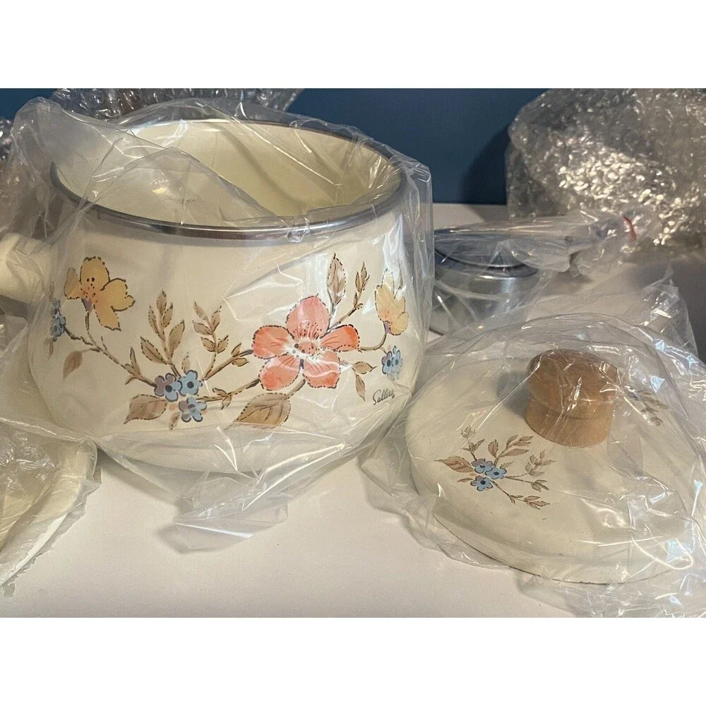 Vtg Coordinates Fondue Pot “Floral Mist” 1984 Enamel & Wood *New Open Box